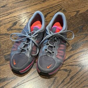 Nike Women's size 8 Flex TR2 Trainer Lace Up Sneaker Shoes Gray Pink Gym, Walk,
